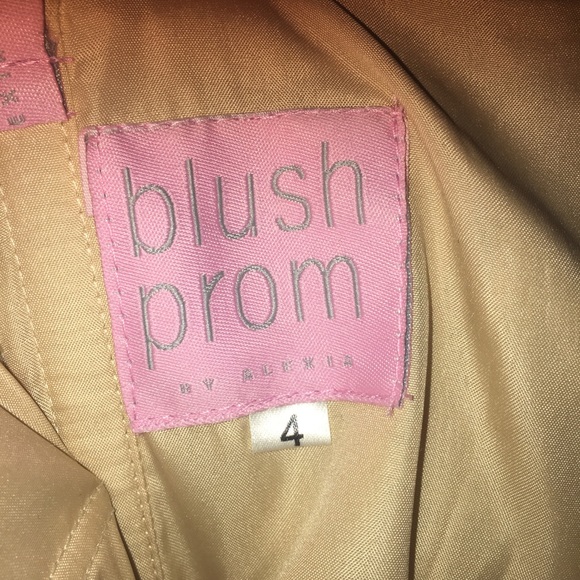 HOMECOMING DRESS💃🏼 - Picture 5 of 8